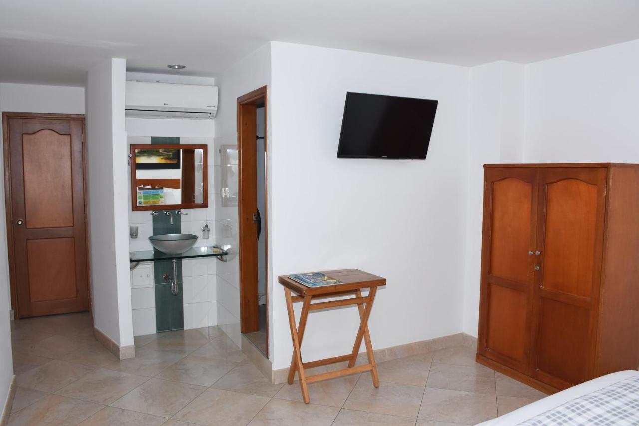 Hotel La Hormiga บูการามังกา ภายนอก รูปภาพ